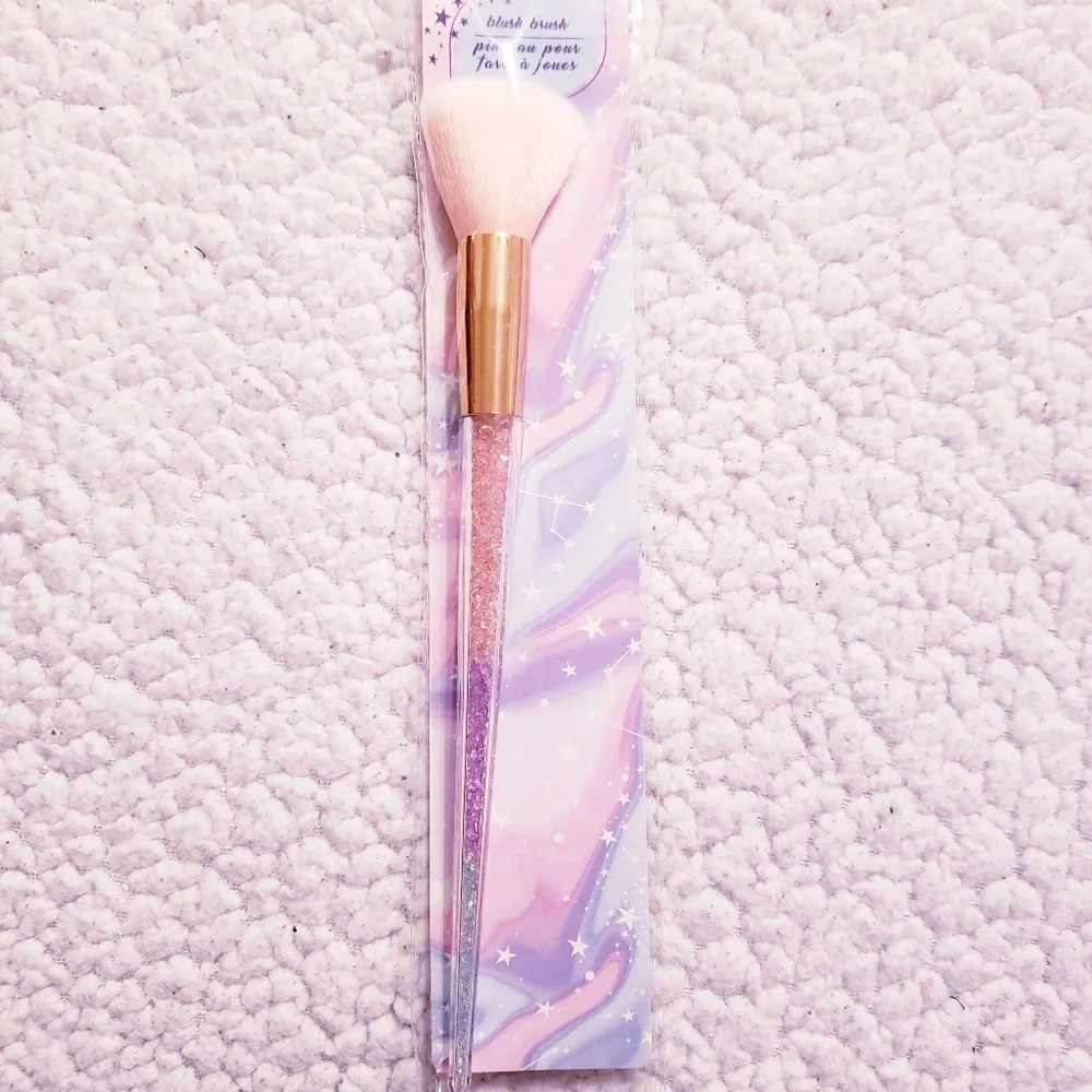 6 Piece Mermaid Crystal Make Up Brushes. NWT.